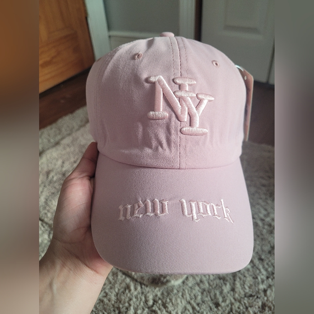 Pink New York Embroidered Cap.NWT. Unisex